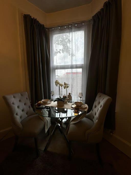 Entire 1Bed Stratford Westfield Apartment London Exterior photo