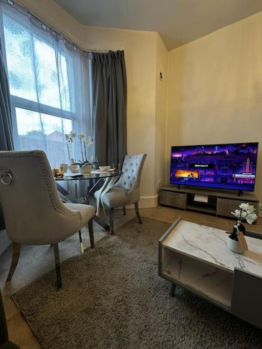 Entire 1Bed Stratford Westfield Apartment London Exterior photo